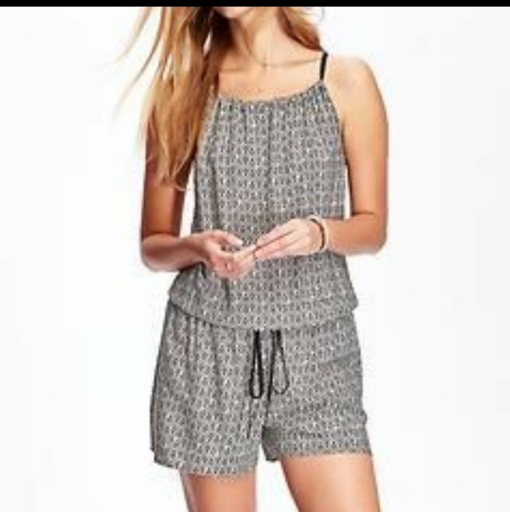 {Old Navy} Black White Tribal Romper Sz M